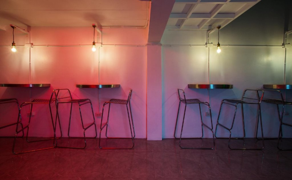 Сураттхани: Young Money Hostel