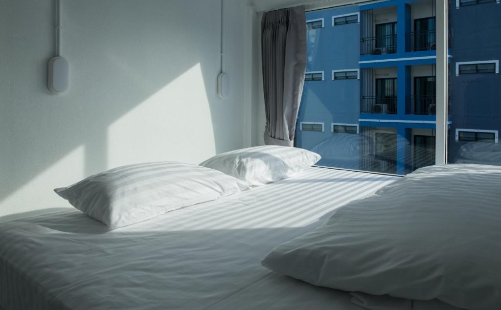 Сураттхани: Young Money Hostel
