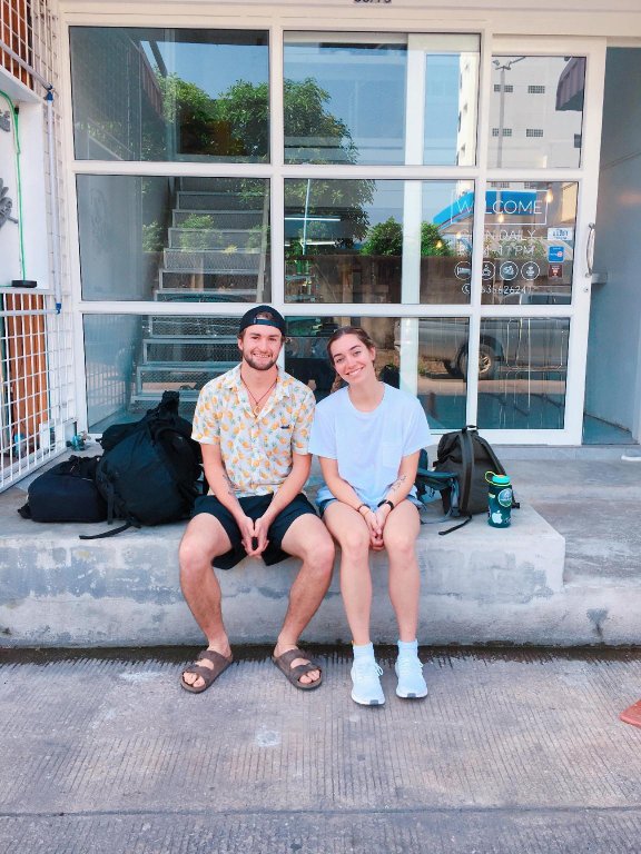 Сураттхани: Young Money Hostel