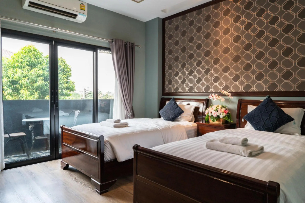 Кхлонг-Янг: Chunlee Grand Hotel