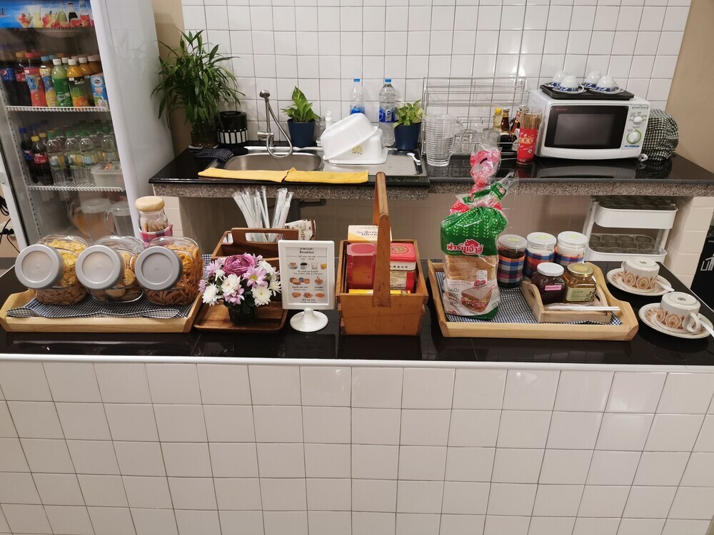 Самутпракан: Napa Hostel Samrong Station