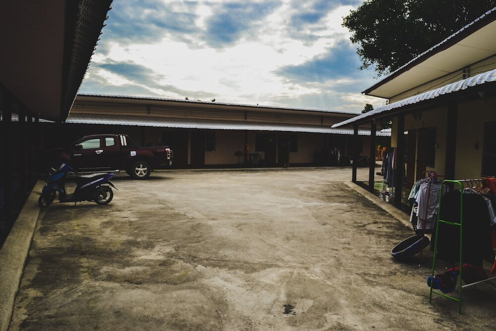 Ханг Донг: Bannkrithamed Chiangmai