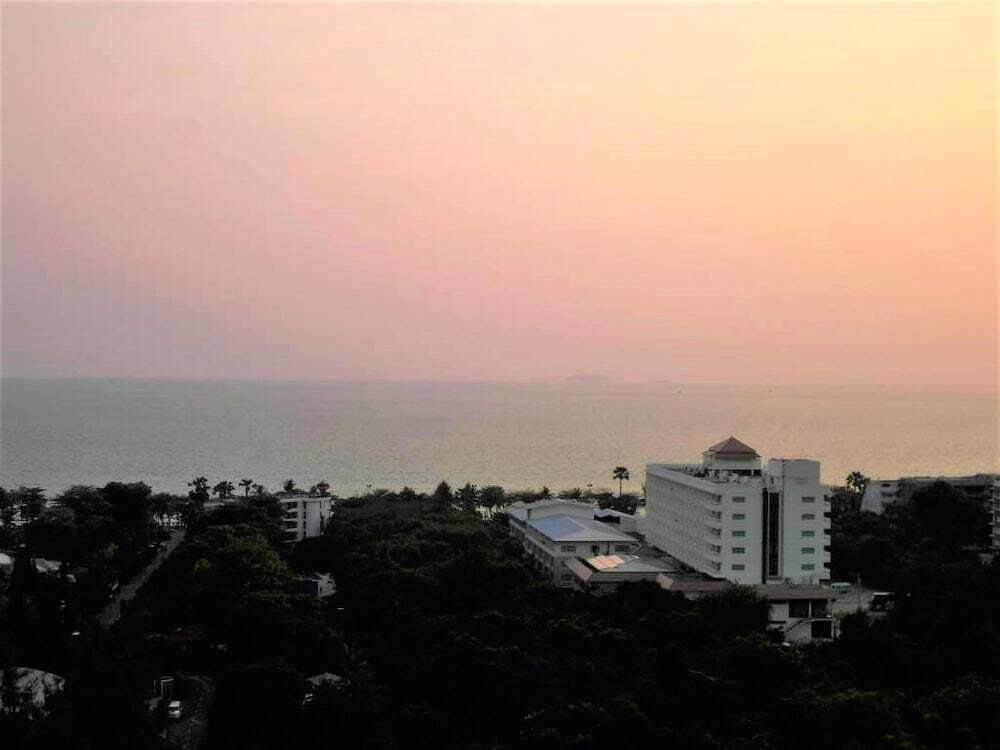 Паттайя: 15th Floor sea View Apartment