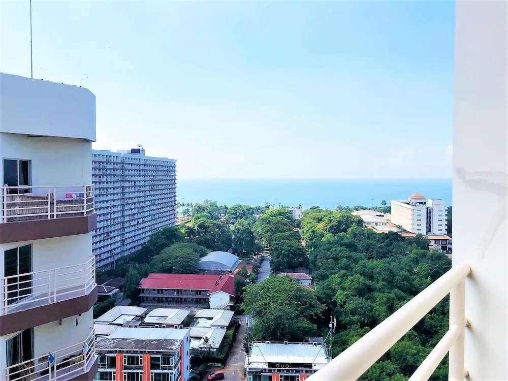 Паттайя: 15th Floor sea View Apartment