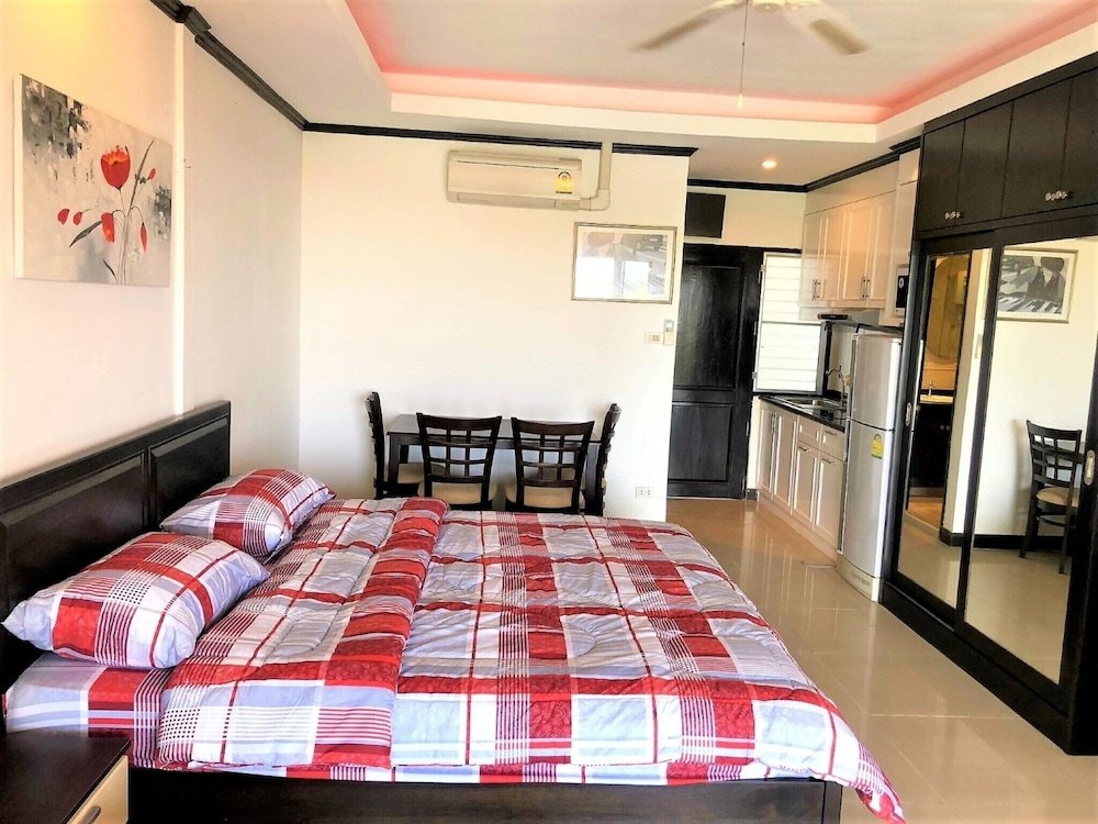 Паттайя: Top Floor Spacious Studio