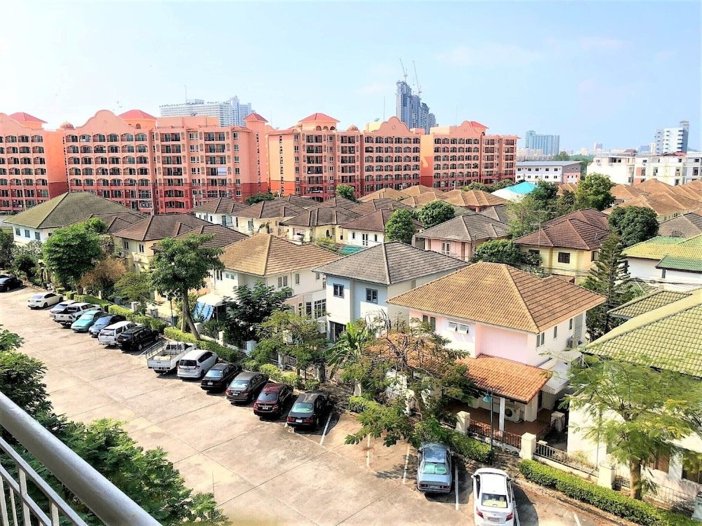 Паттайя: Top Floor Spacious Studio