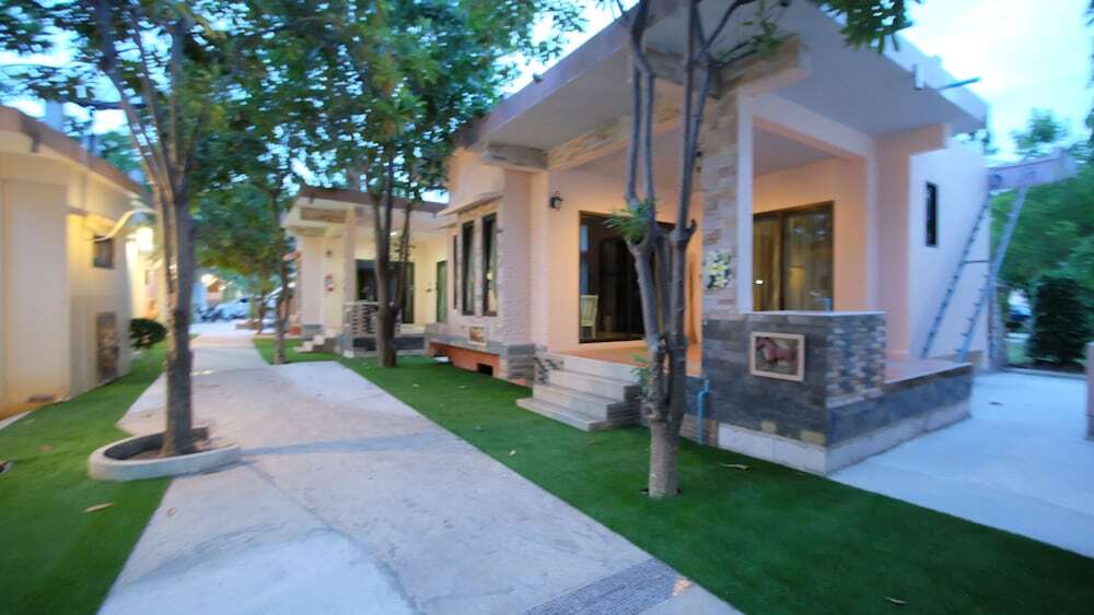 Самутсонгкхрам: Khumphyazaw Resort