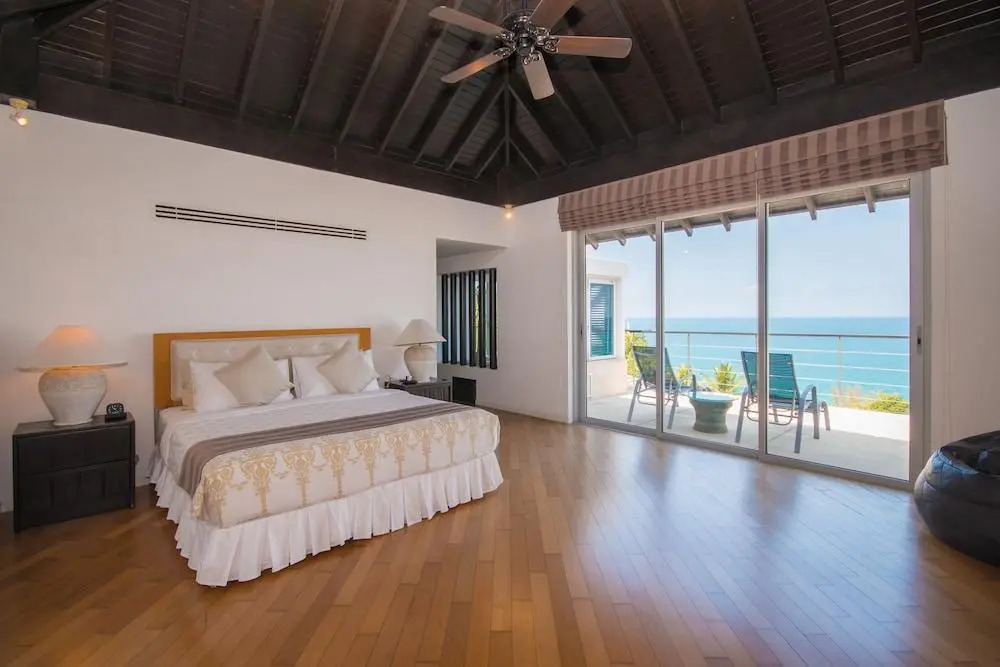 Beautiful 3-Bedroom Villa at Surin Beach — фото 4