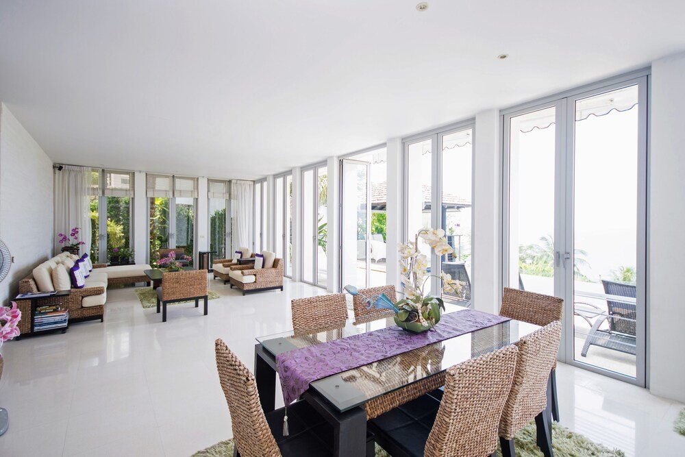 Spacious 5-Bedroom Surin Beach Villa — фото 4