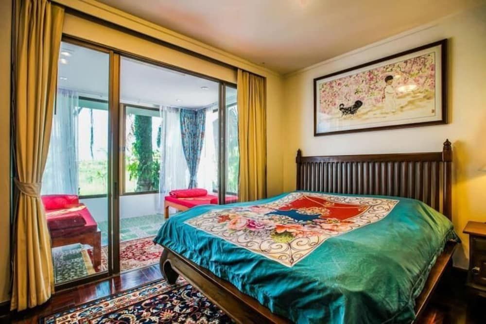Бангламунг: Pattaya YueHu Phoenix Deluxe Villa 5room