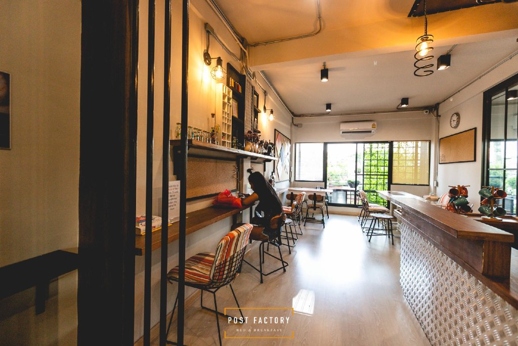 Бангкок: Post Factory Bed & Breakfast Sathorn Hostel - Adults Only