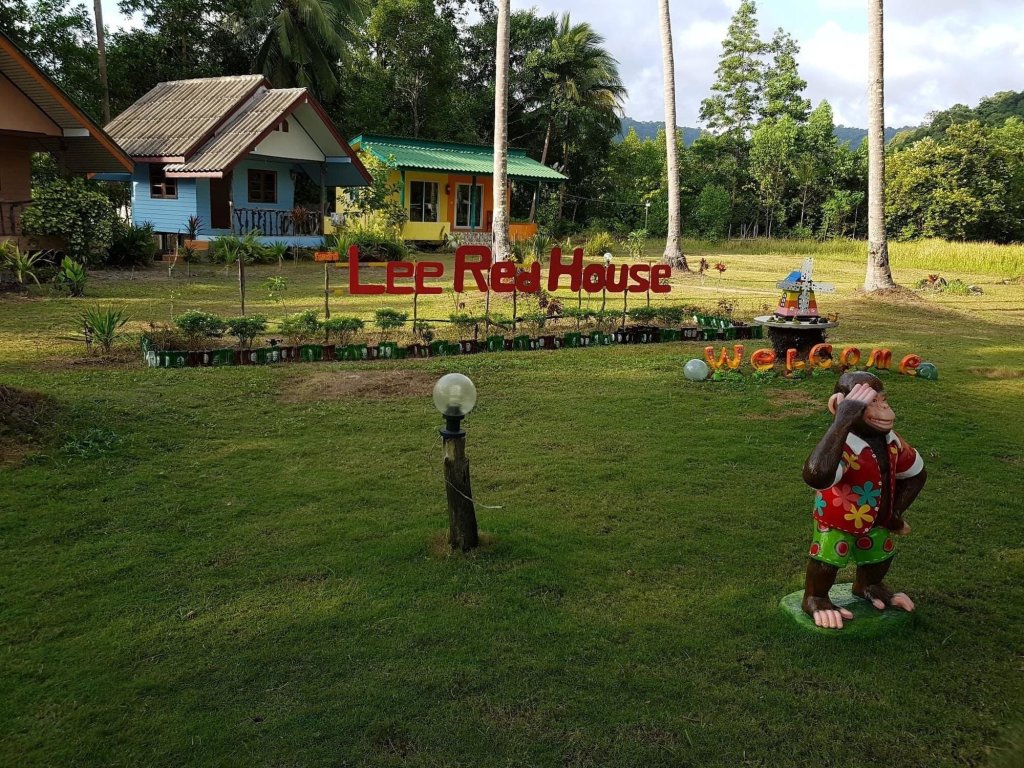 Ко Куд: Lee Red House