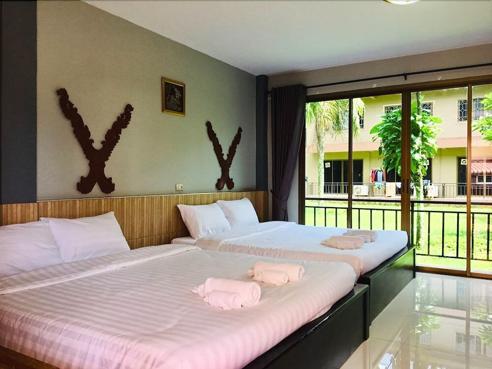 Столичный район Чантхабури: New The O.V & Ruen Dusit Hotel