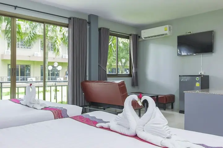Столичный район Чантхабури: New The O.V & Ruen Dusit Hotel