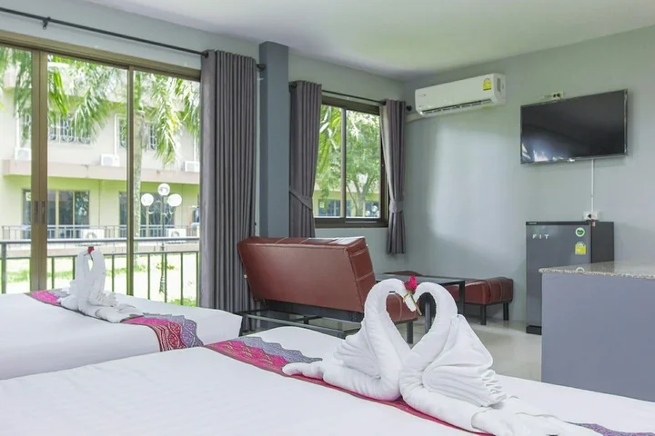 Столичный район Чантхабури: New The O.V & Ruen Dusit Hotel