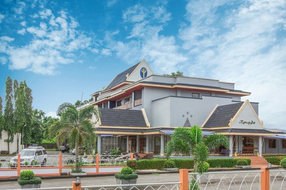 Столичный район Чантхабури: New The O.V & Ruen Dusit Hotel