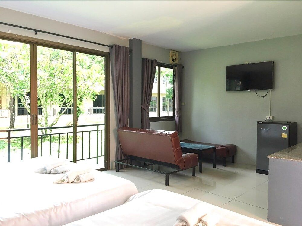 Столичный район Чантхабури: New The O.V & Ruen Dusit Hotel