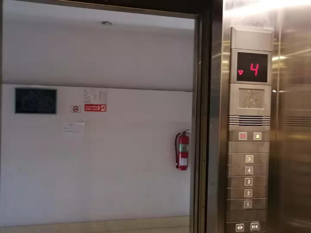 Кату: Qhkl Hotel