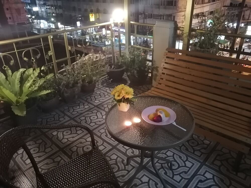 Кату: Qhkl Hotel
