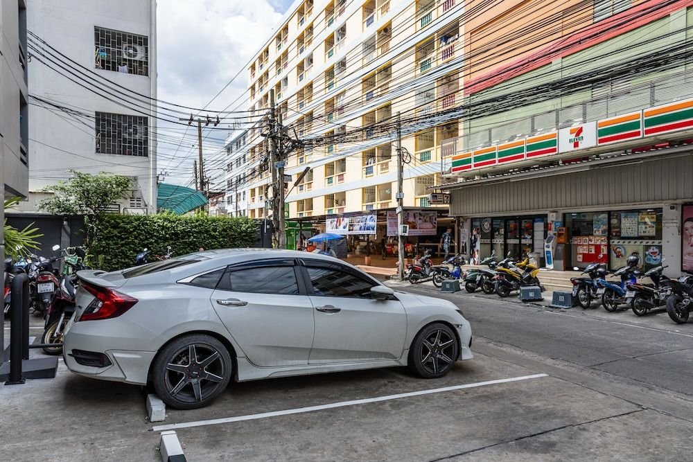Бангкок: Livotel Express Hotel Ramkhamhaeng 50  Bangkok