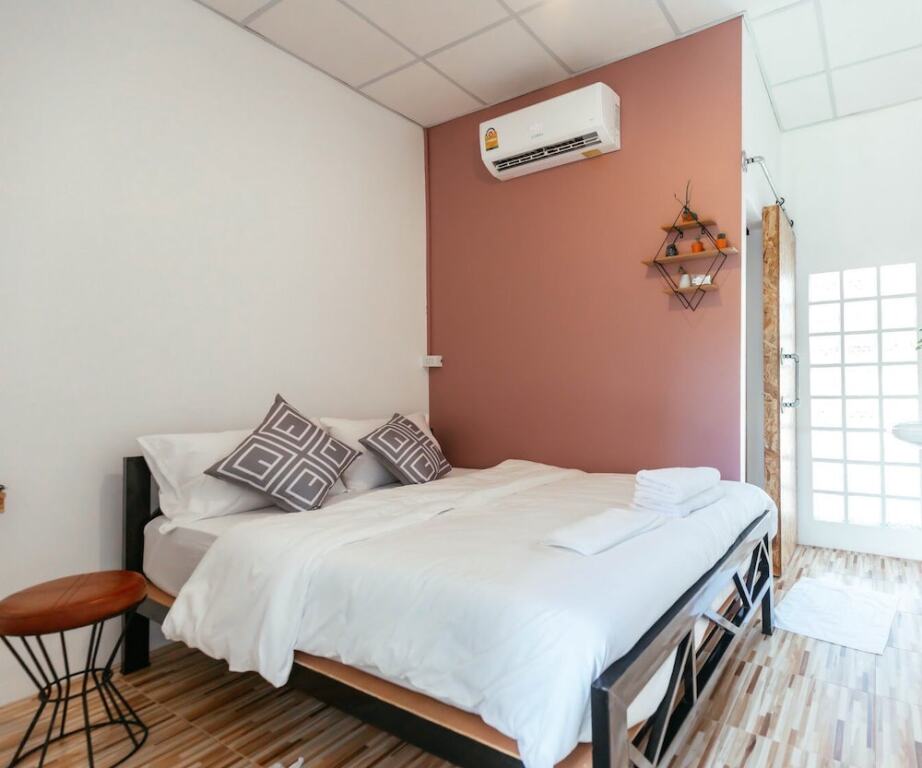 Сураттхани: BaanNokhook Garden Hotel