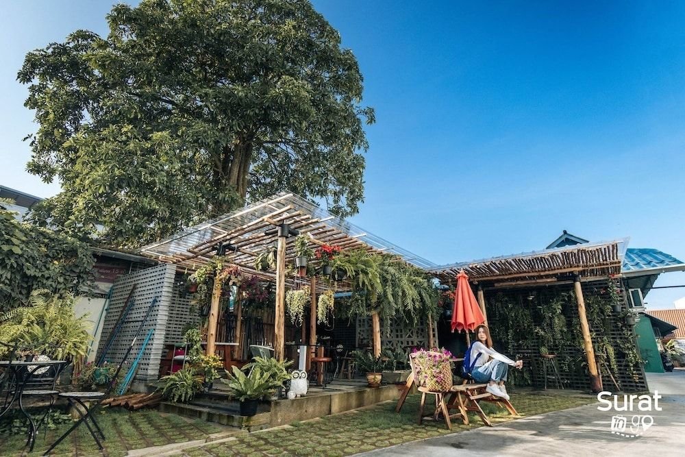 Сураттхани: BaanNokhook Garden Hotel