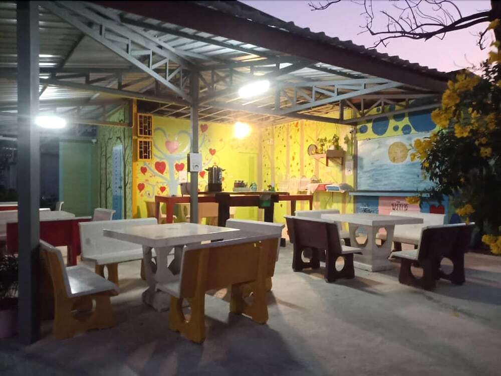 Чаам: Baan Fah Rak Tawan