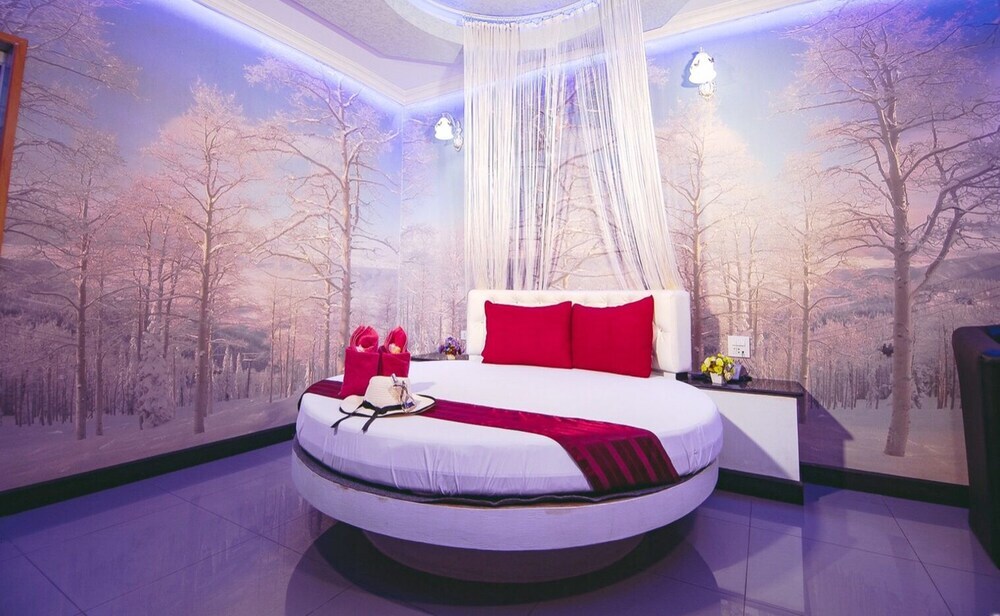 Бангтхорат: Finland Resort Inn