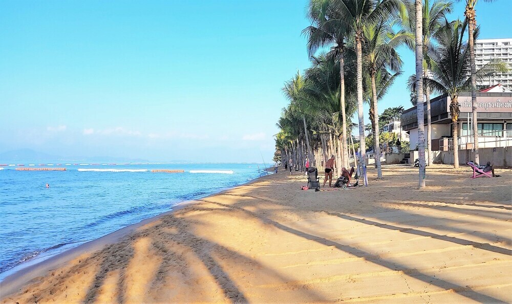 Паттайя: 5th Floor Condo Jomtien Beach