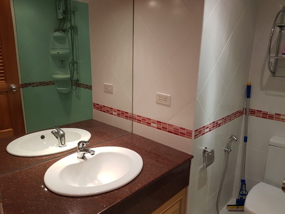 Паттайя: 5th Floor Condo Jomtien Beach