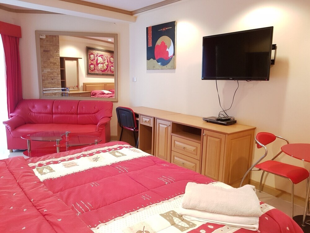 Паттайя: 5th Floor Condo Jomtien Beach