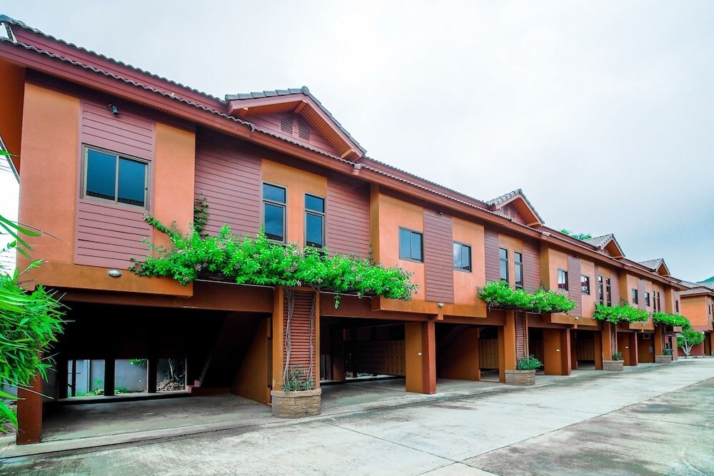 Сирача: OYO 535 Phadaeng Hotel