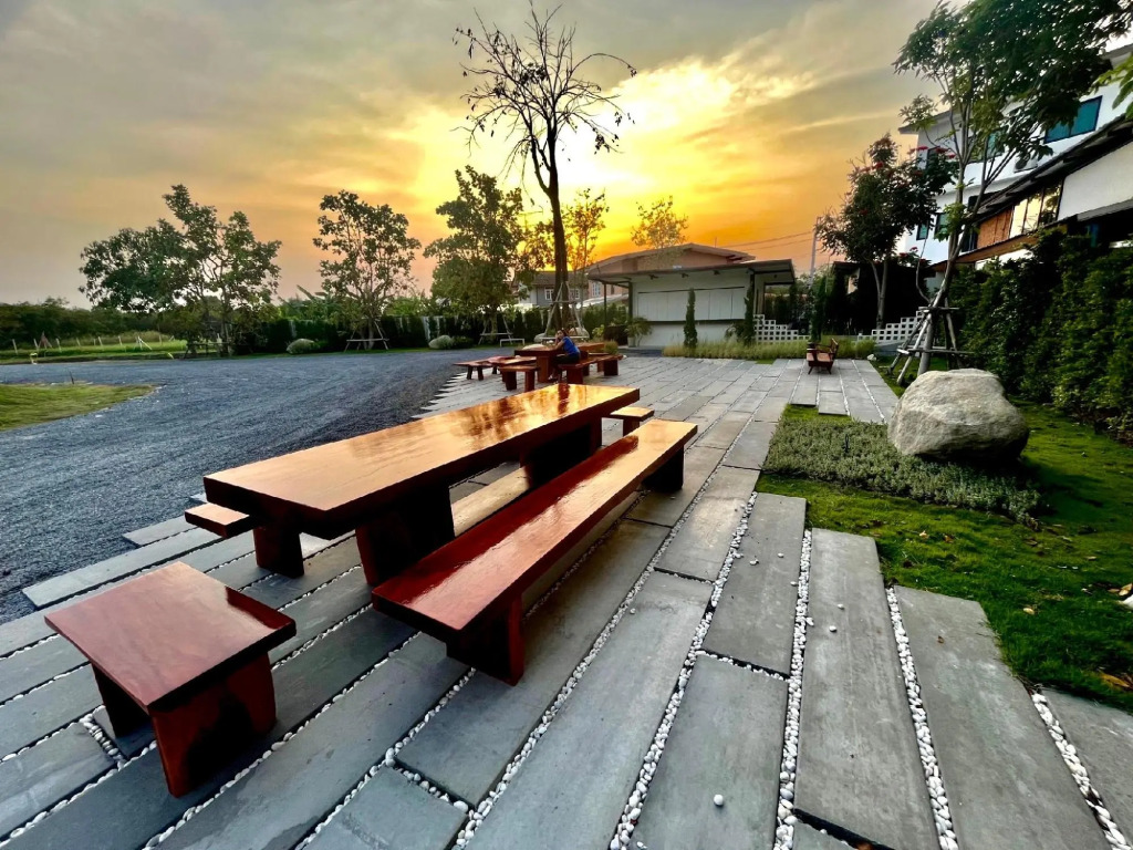 Лопбури: Latisha Resort
