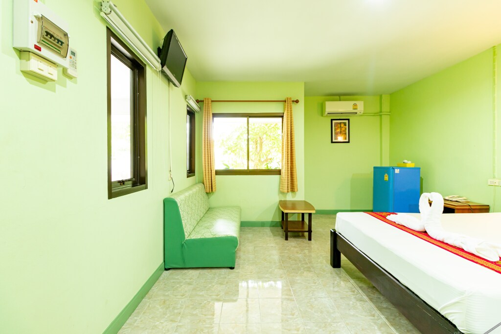 Хатъяй: Khum Suk Resort