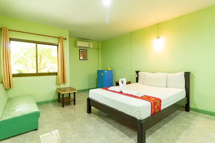 Хатъяй: Khum Suk Resort