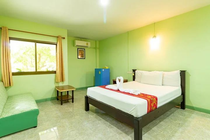 Хатъяй: Khum Suk Resort