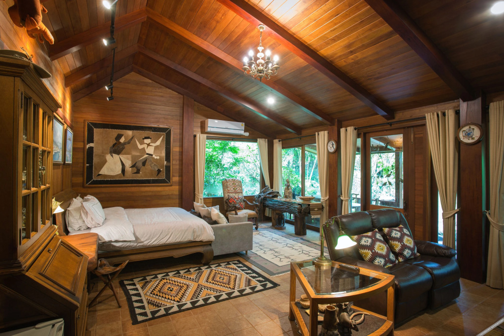 Аюттхая: Cattani's Riverside Home