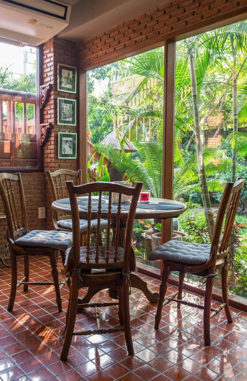 Аюттхая: Cattani's Riverside Home