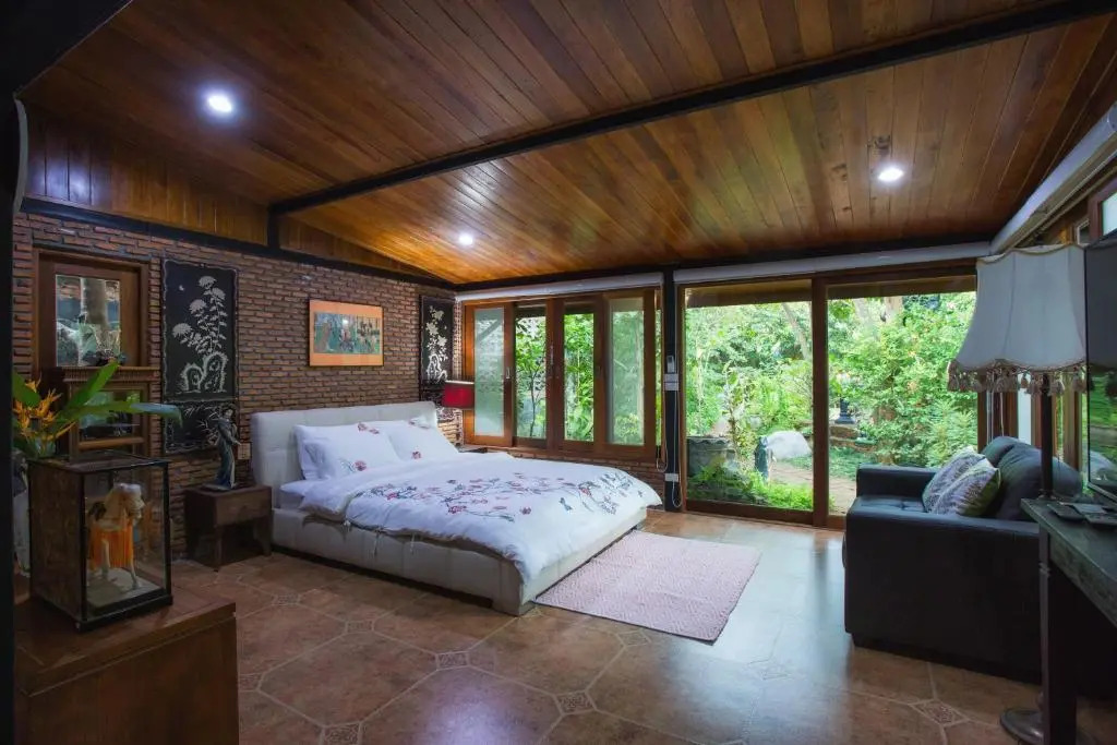 Аюттхая: Cattani's Riverside Home