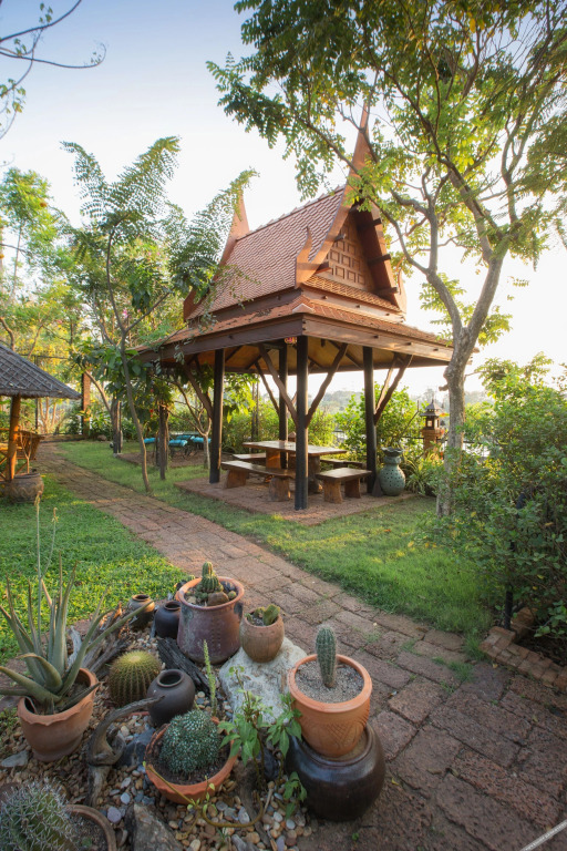 Аюттхая: Cattani's Riverside Home