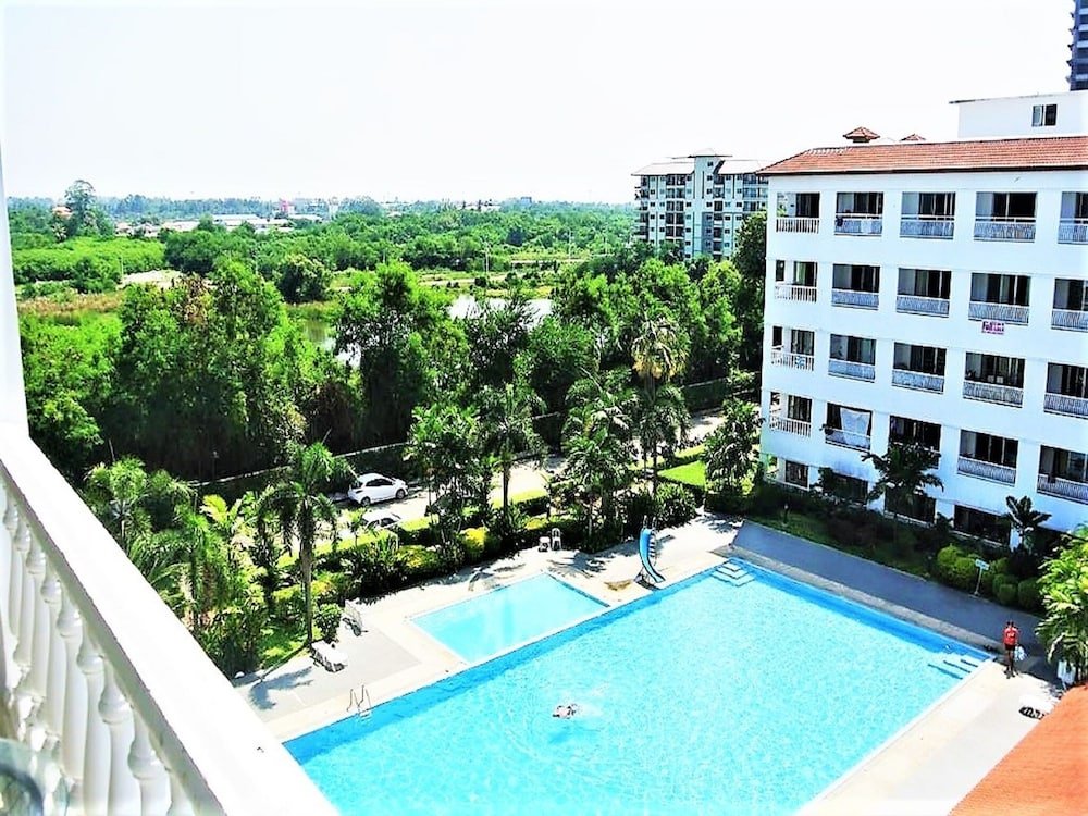 Pool View Apartment — фото 2