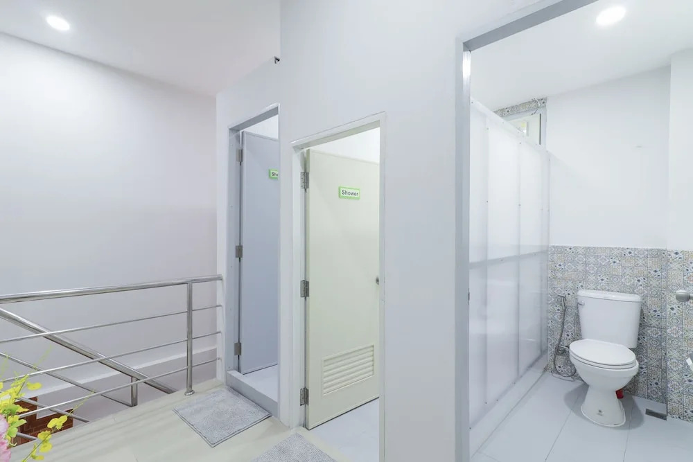 Чиангмай: OYO 724 Green Light Cafe and Bed Hostel