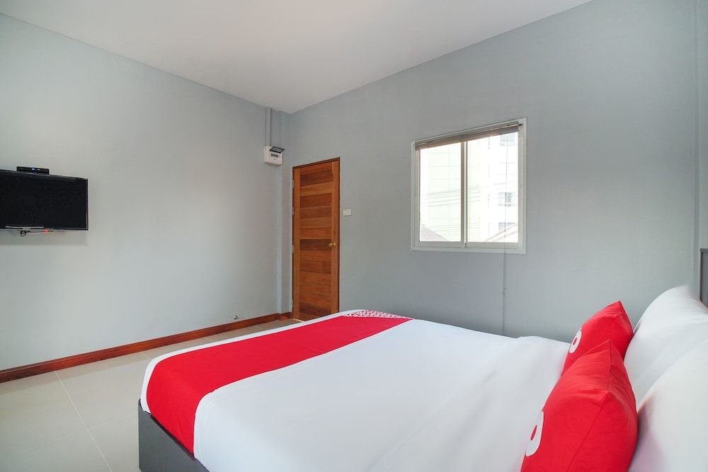 Сирача: OYO 715 Apartment Khunpu