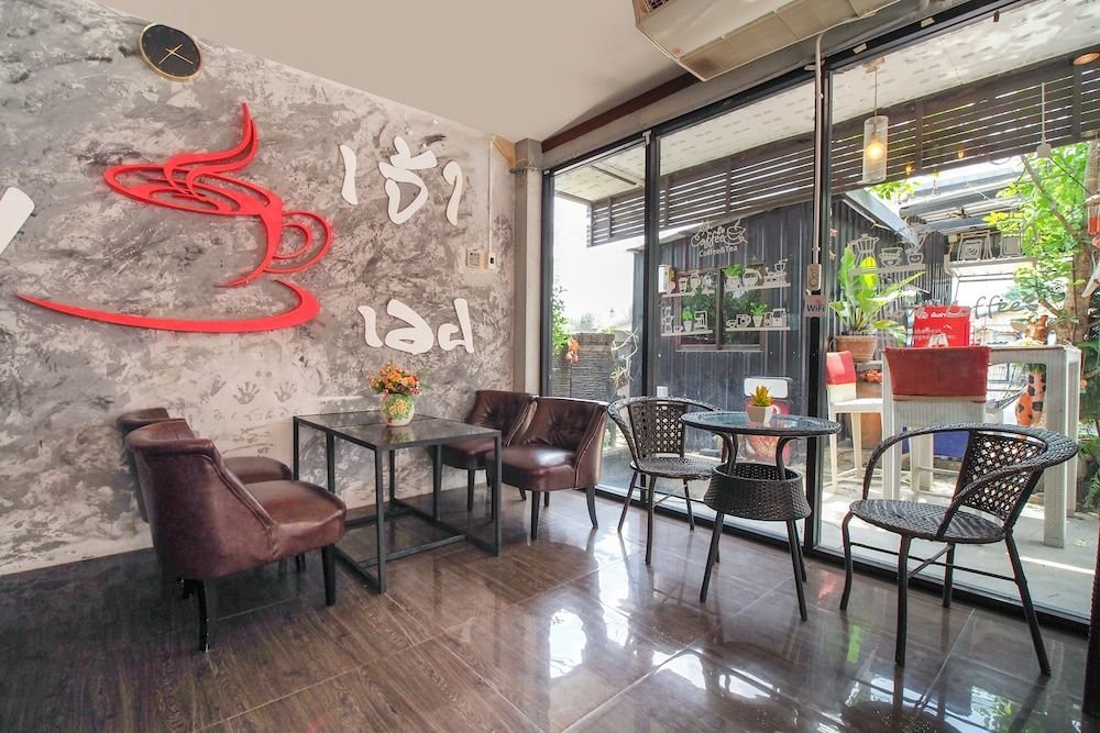 Сирача: OYO 715 Apartment Khunpu