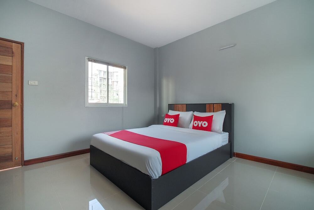Сирача: OYO 715 Apartment Khunpu
