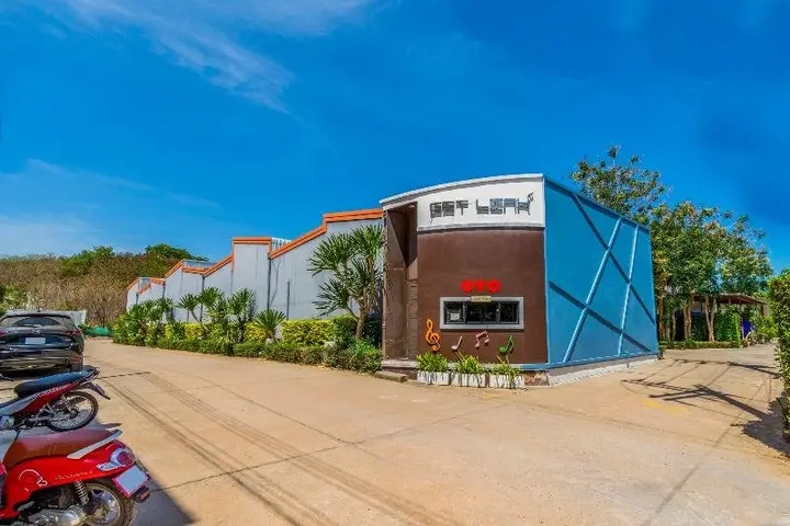 OYO 446 Get Link Hip Hotel — фото 4