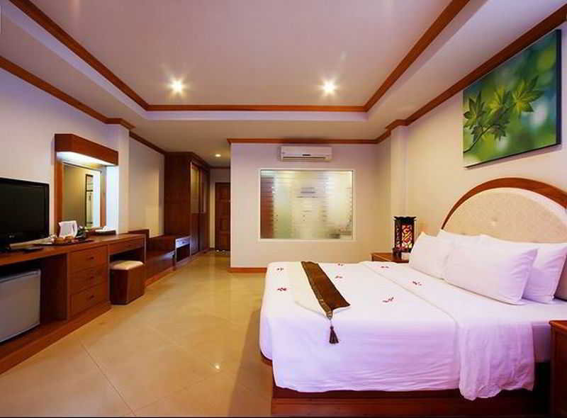 Кату: Absolute Beach Resort
