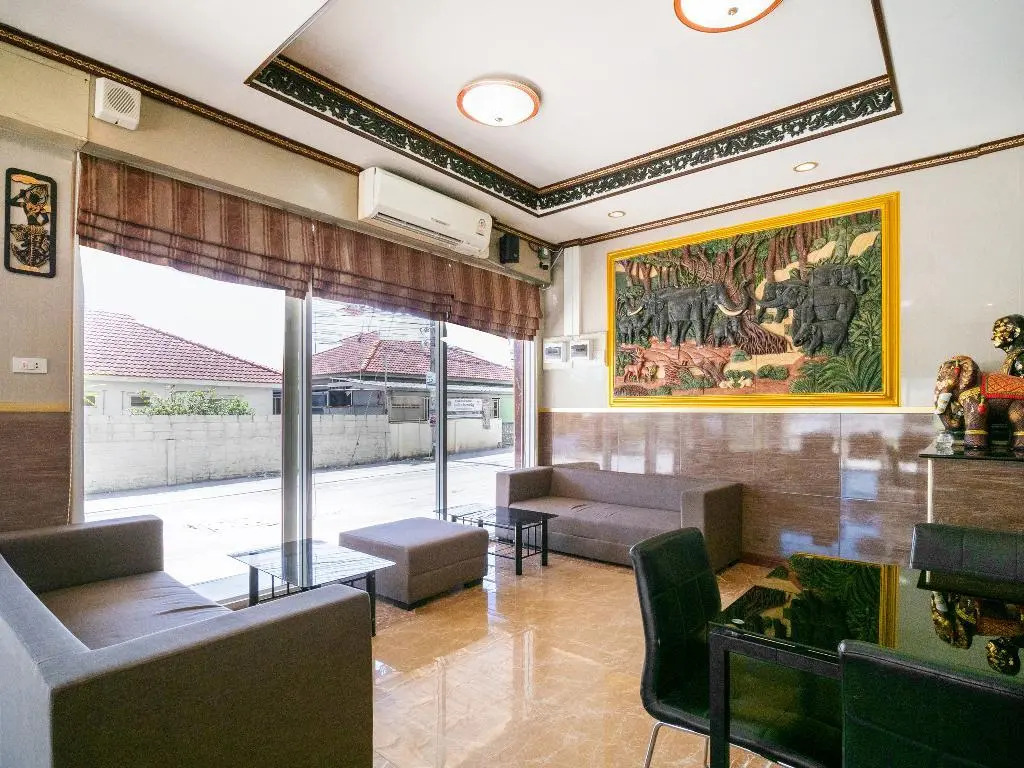 Саттахип: OYO 836 PK Residence