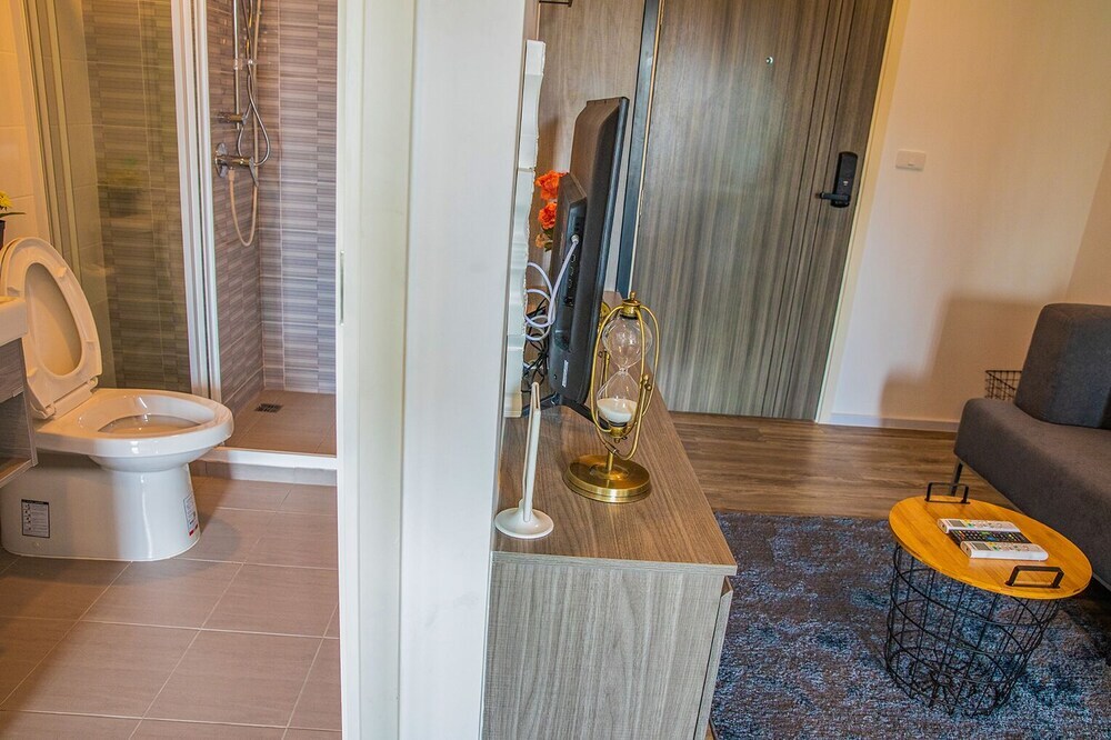 Самутпракан: Apartment 450m from BTS with Sky Pool - bkbloft7