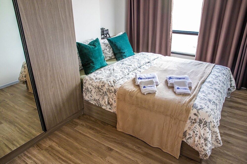 Самутпракан: Apartment 450m from BTS with Sky Pool - bkbloft8